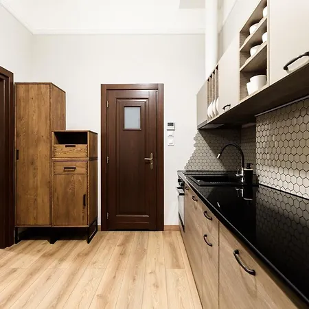 מלון דירות Arianska 16 By Nearto Pl 4*