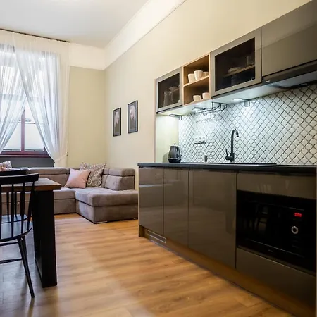 מלון דירות Arianska 16 By Nearto Pl 4*