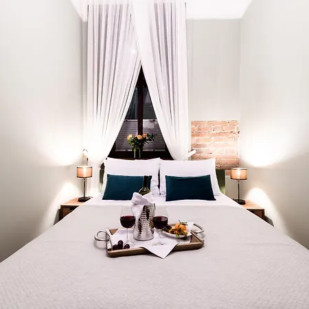 מלון דירות Arianska 16 By Nearto Pl 4*